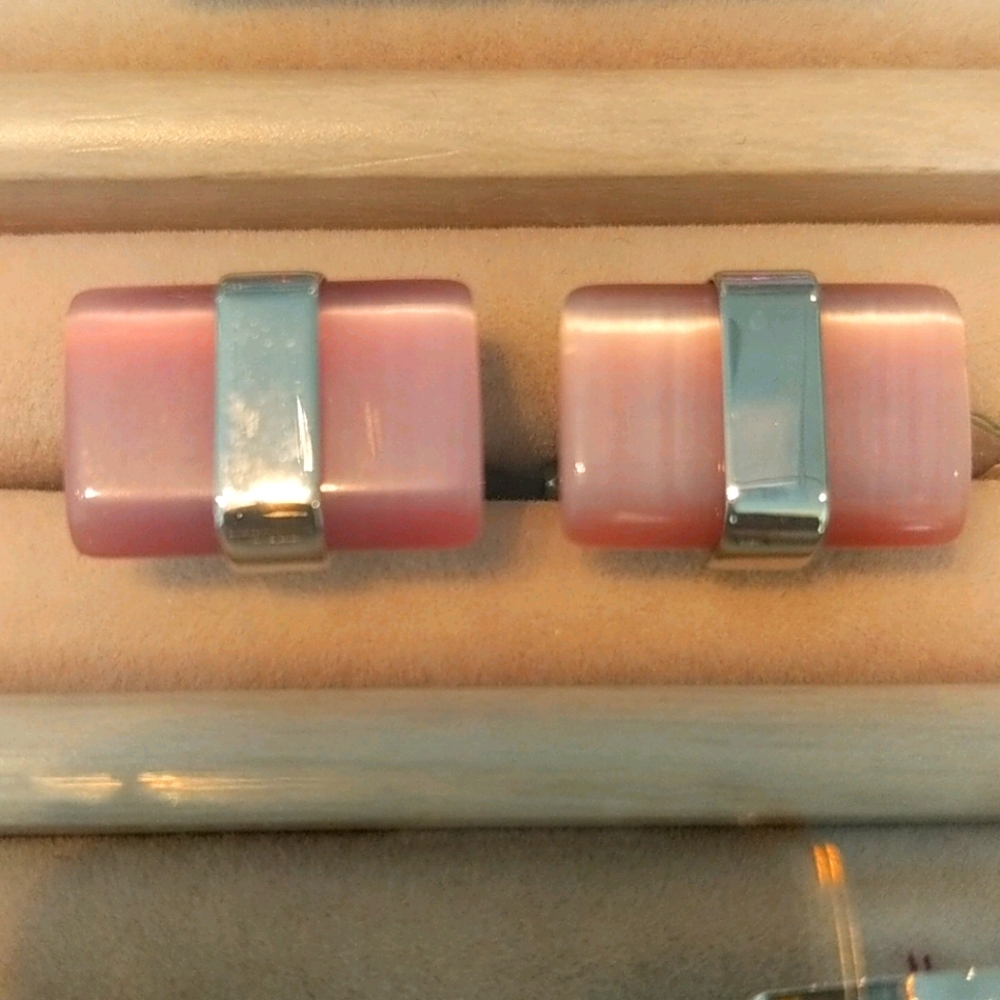 Cuff links